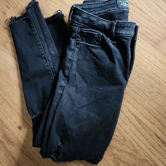 Abercrombie & Fitch Harper low rise frayed ankle jean size 28 - Picture 4 of 12